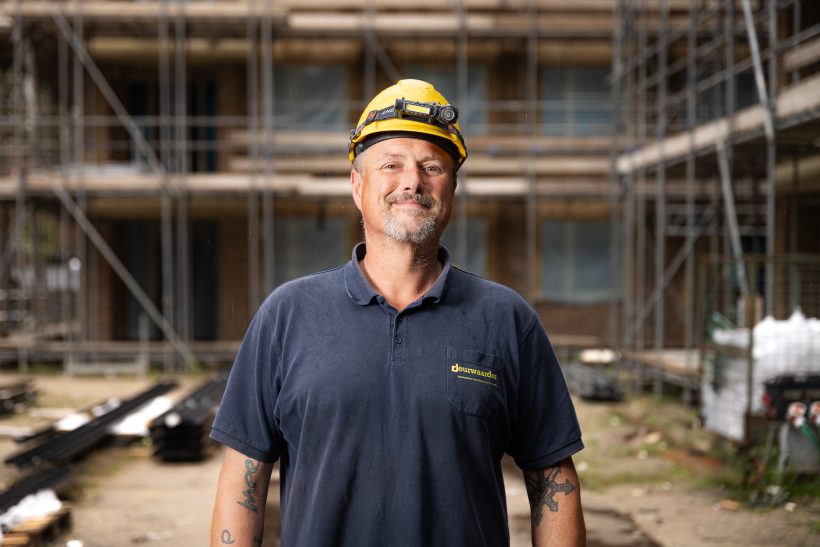 Bernard Scholtens, van metselaar tot voorman: ‘Het mooiste ambacht dat er is’ afbeelding